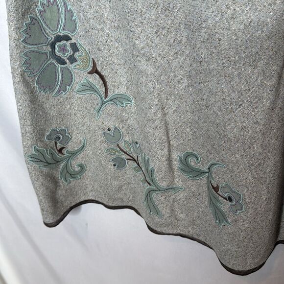 J.Jill Elegant Gray Stretch Floral Embroidered Wool Blend A-Line Skirt. Size 12. - Picture 2 of 8